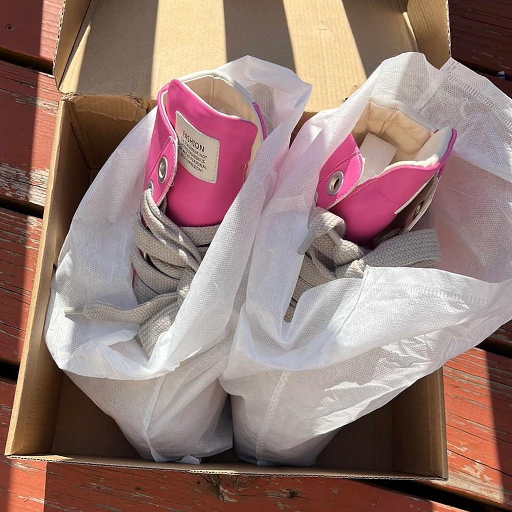 Women’s Pink and White High-Top Sneakers size US size 8- 8 1/2 - Picture 6 of 6